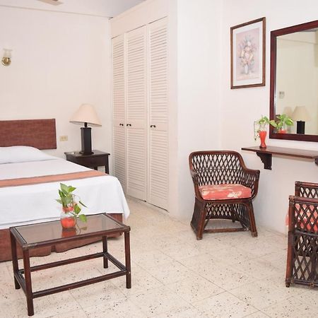 Hotel Suites Le Monde Канкун Экстерьер фото