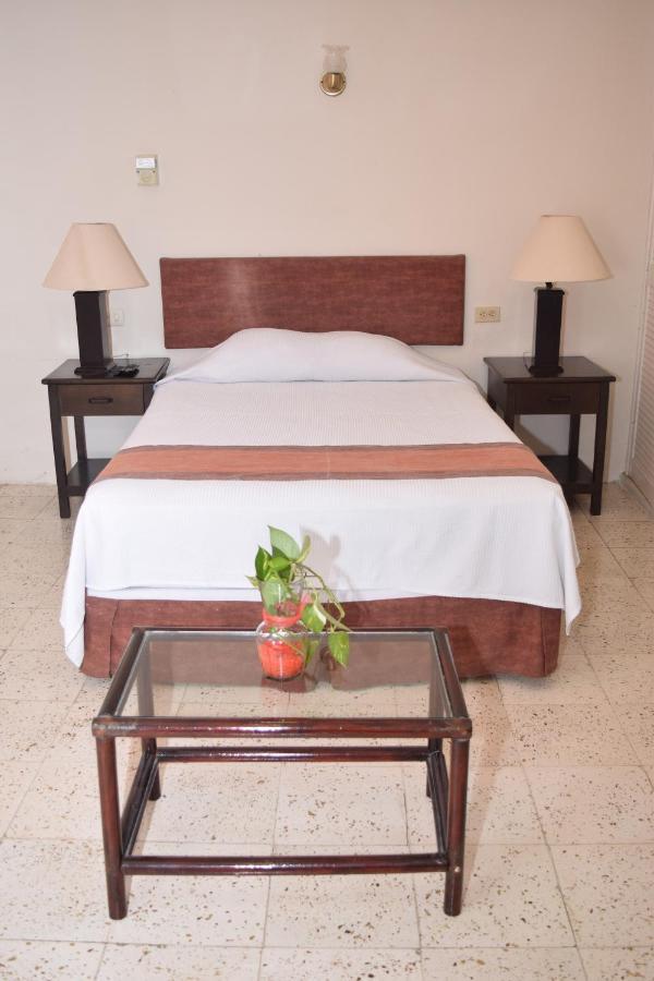 Hotel Suites Le Monde Канкун Экстерьер фото