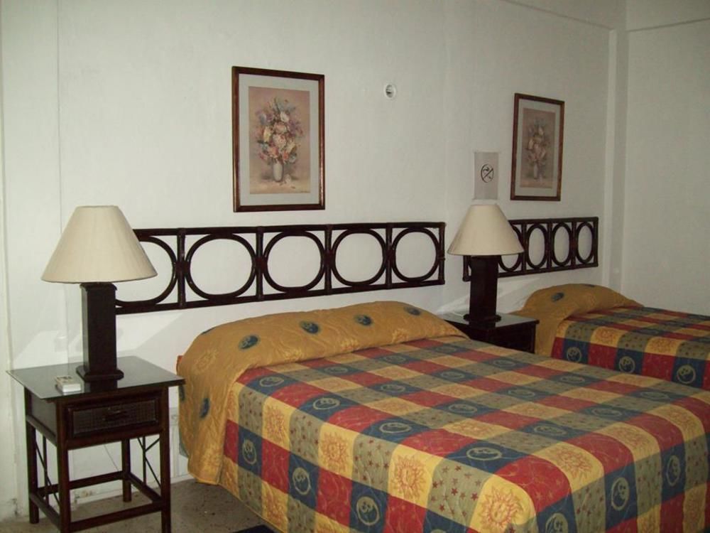 Hotel Suites Le Monde Канкун Экстерьер фото