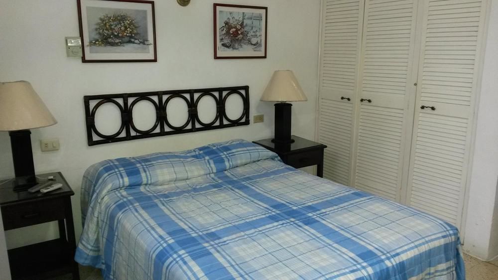 Hotel Suites Le Monde Канкун Экстерьер фото