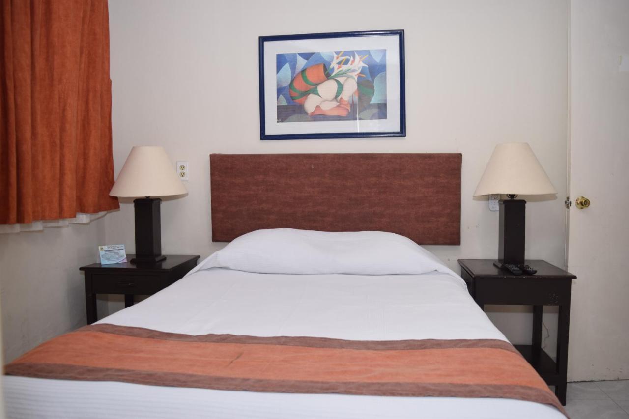 Hotel Suites Le Monde Канкун Экстерьер фото