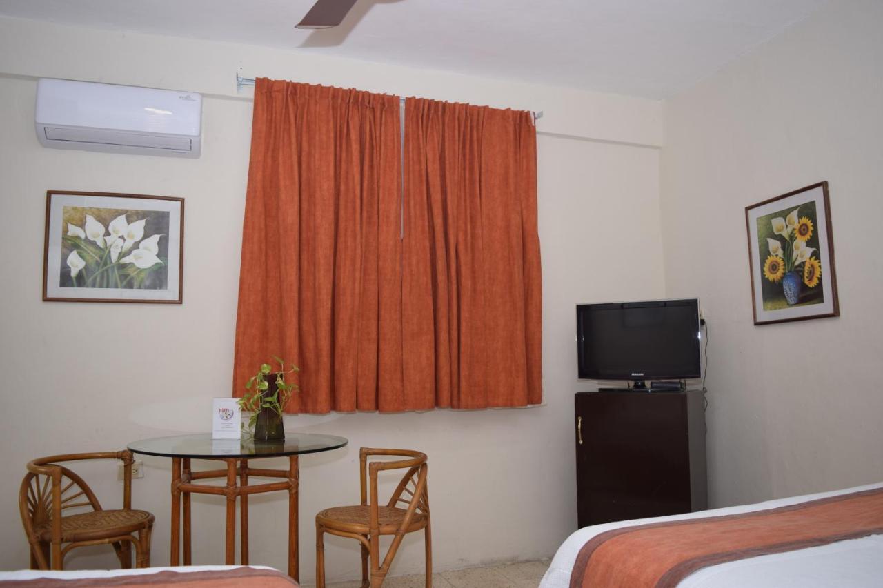 Hotel Suites Le Monde Канкун Экстерьер фото