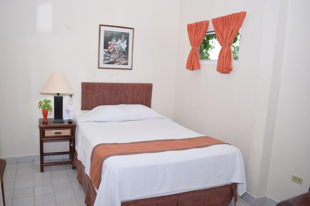 Hotel Suites Le Monde Канкун Экстерьер фото