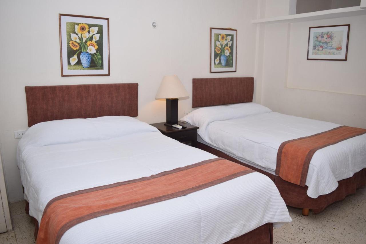 Hotel Suites Le Monde Канкун Экстерьер фото