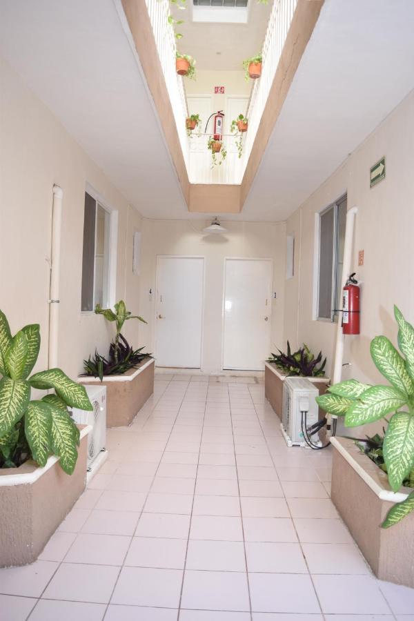 Hotel Suites Le Monde Канкун Экстерьер фото