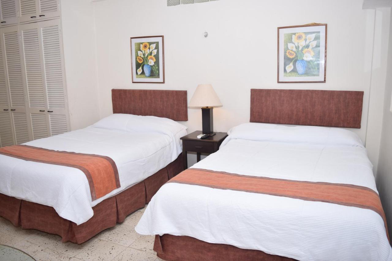 Hotel Suites Le Monde Канкун Экстерьер фото
