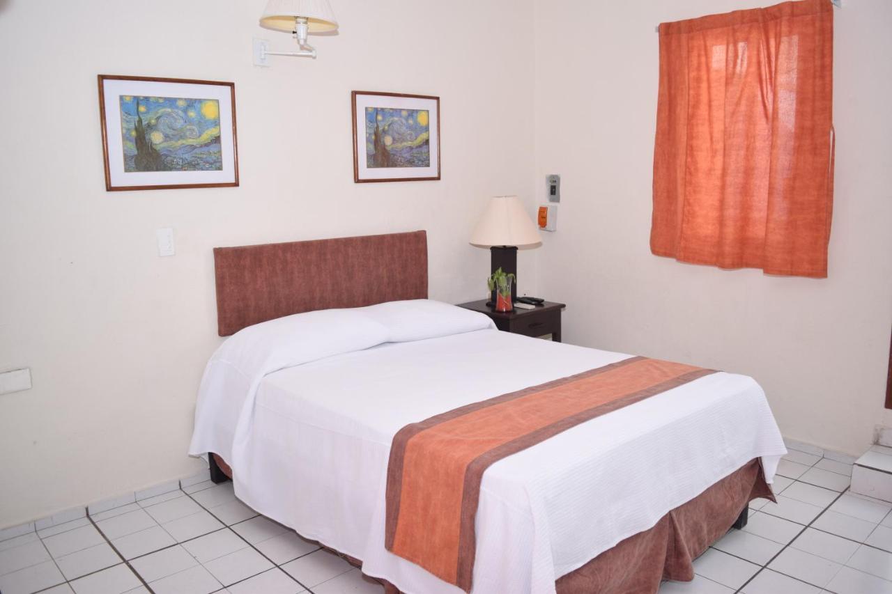 Hotel Suites Le Monde Канкун Экстерьер фото